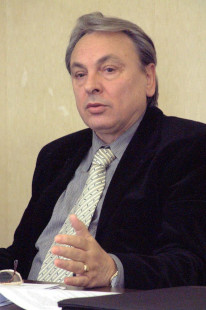 dr. Finszter Géza