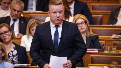Pósfai_2608